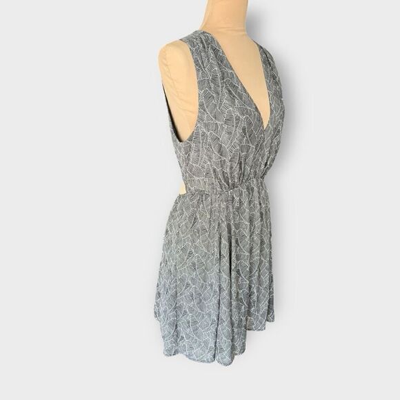 Express Size 10 Sleeveless Smocked Waist Mini Dress Black Leaf Print Cutout Back - Picture 2 of 10